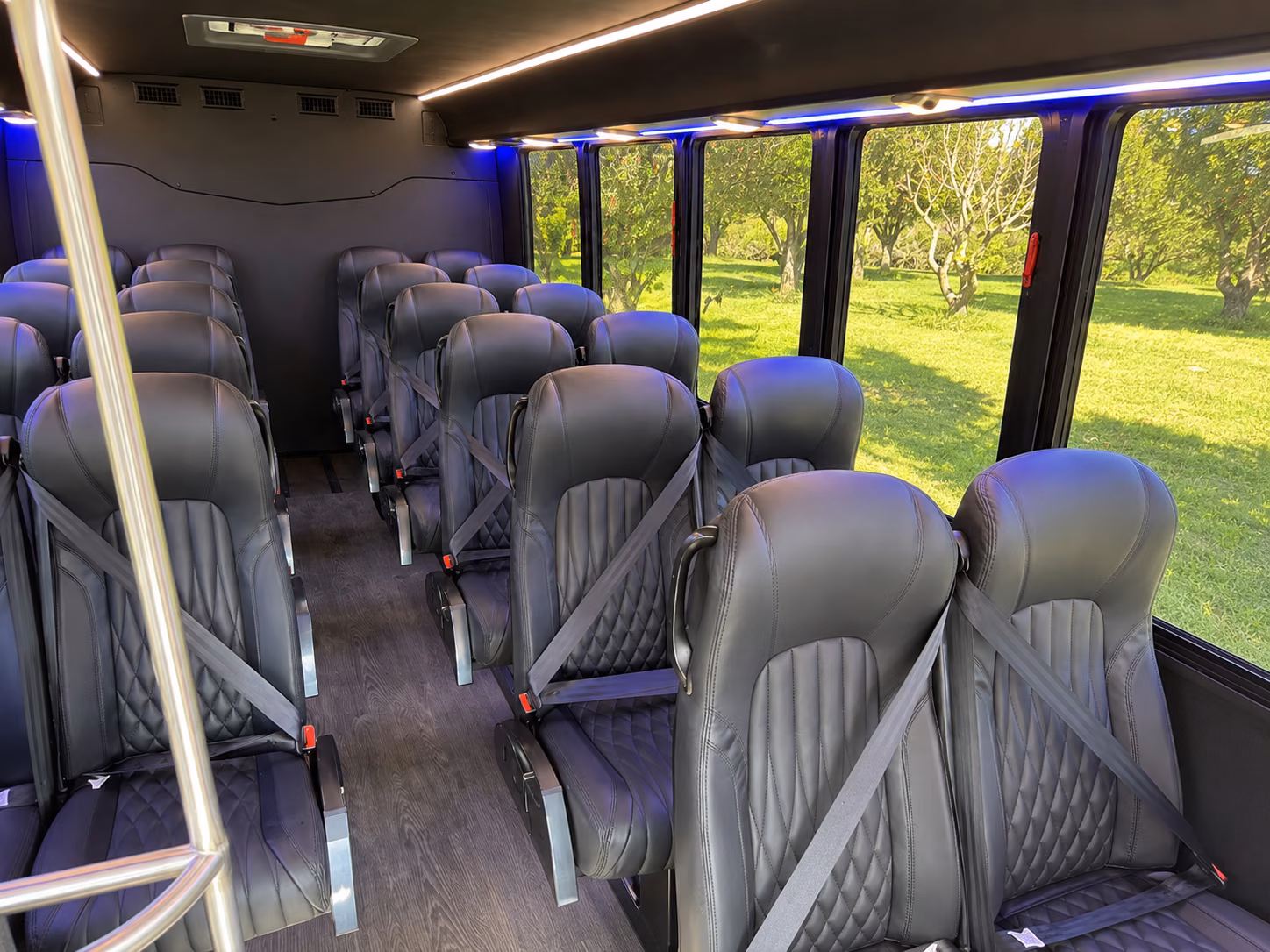 minibus wine tour rentals for small groups around mustang and yukon