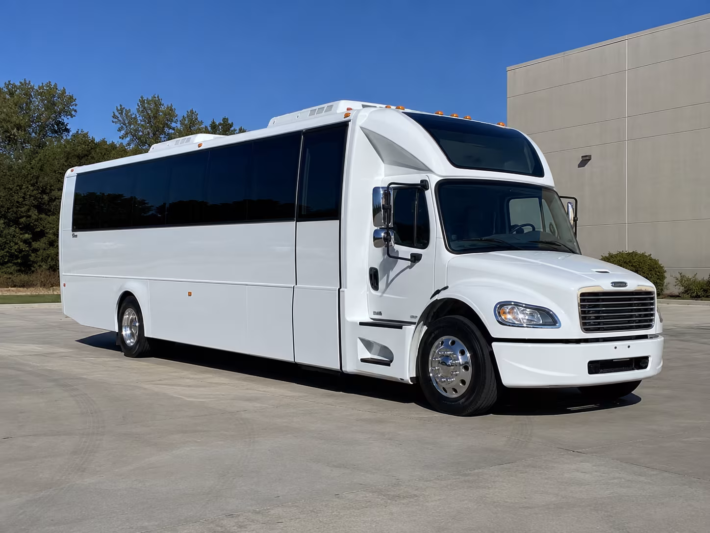moore 28 passenger party bus