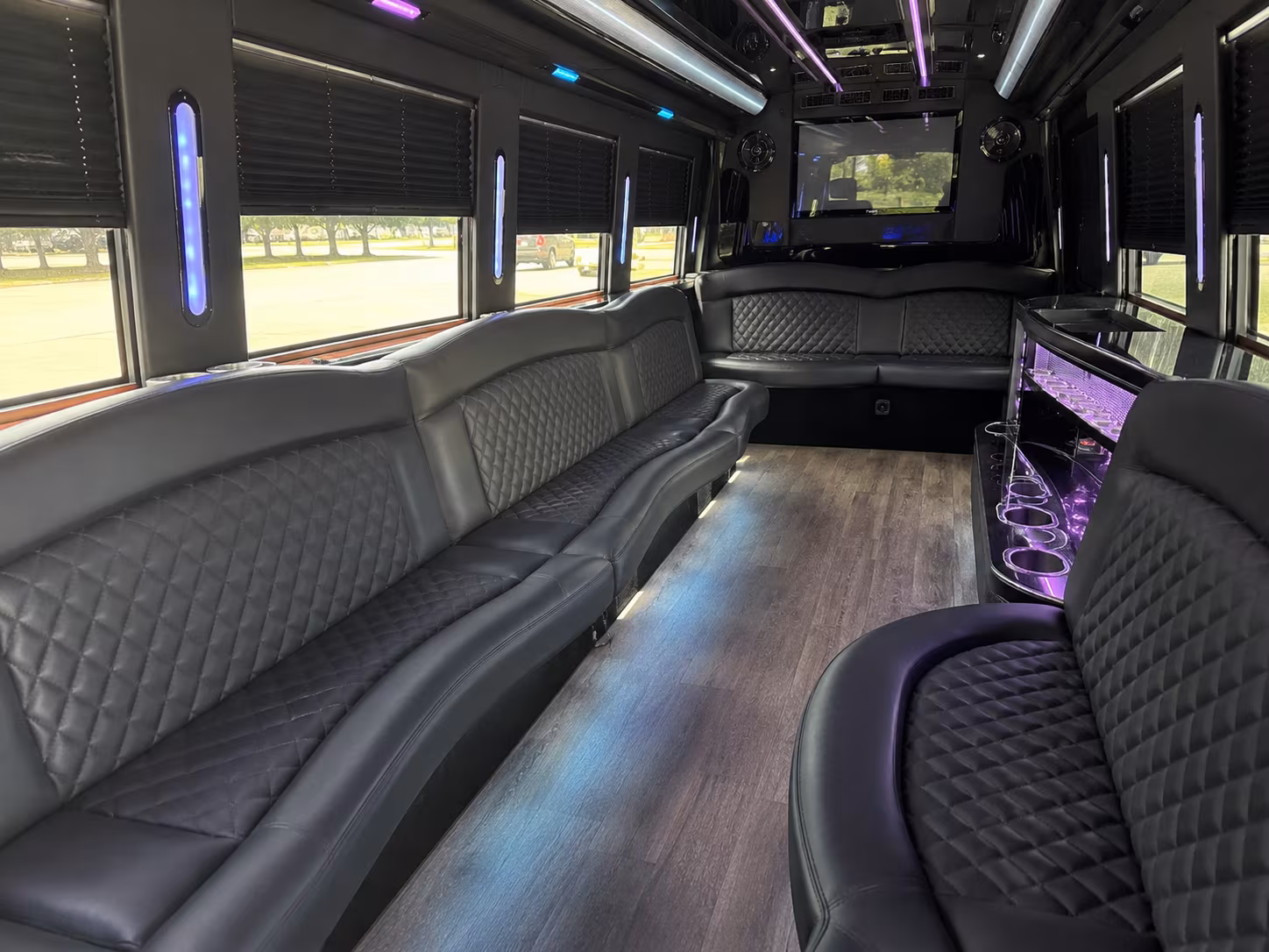 rent a party bus in moore for the perfect prom night dinner run